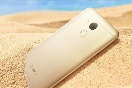 有仇必报，360“逼疯”酷派！相同售价，更高配置！