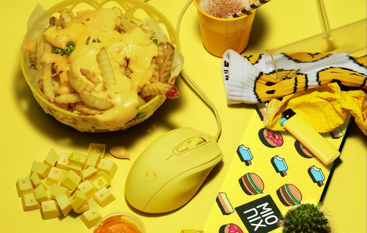 美的不像个游戏鼠标，麦傲尼克斯Castor霜糖红体验