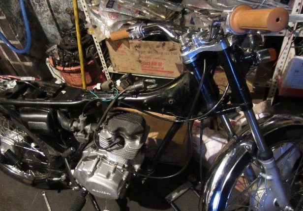 濒临废铁CG125改装复古，还是黑色经典