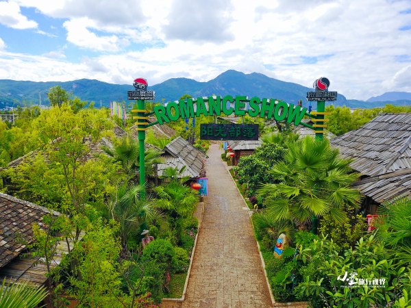 历史底蕴与现代繁华在此交融,历史与现代并存的城市