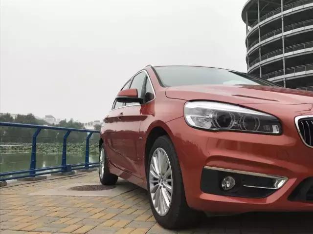 宝马220i七座旅行车试驾,宝马2系220i旅行车试驾
