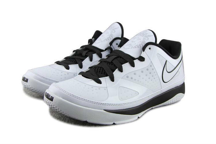 nba球星对詹姆斯球鞋的评价,詹姆斯支线见证5代偏小吗