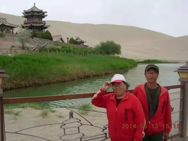 带着老伴穷游,60大叔自驾房车带老伴环游中国