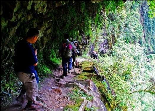 靠近喜马拉雅山脉的印度城市,印度喜马拉雅山下的小镇