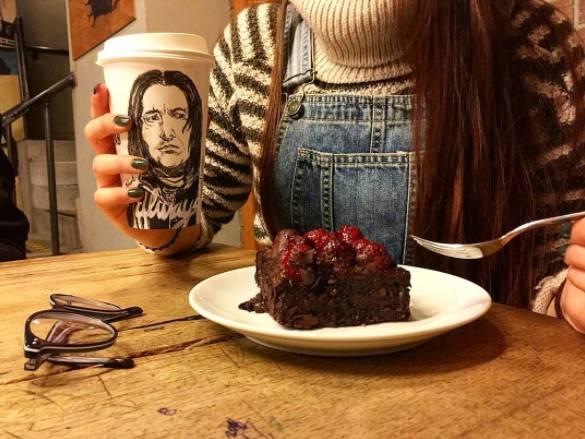 22岁大学生，靠一支画笔就能环游世界，他是怎么做到的？