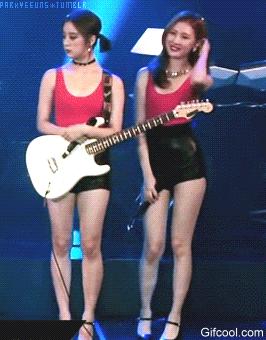 右边的女生,右边的女孩