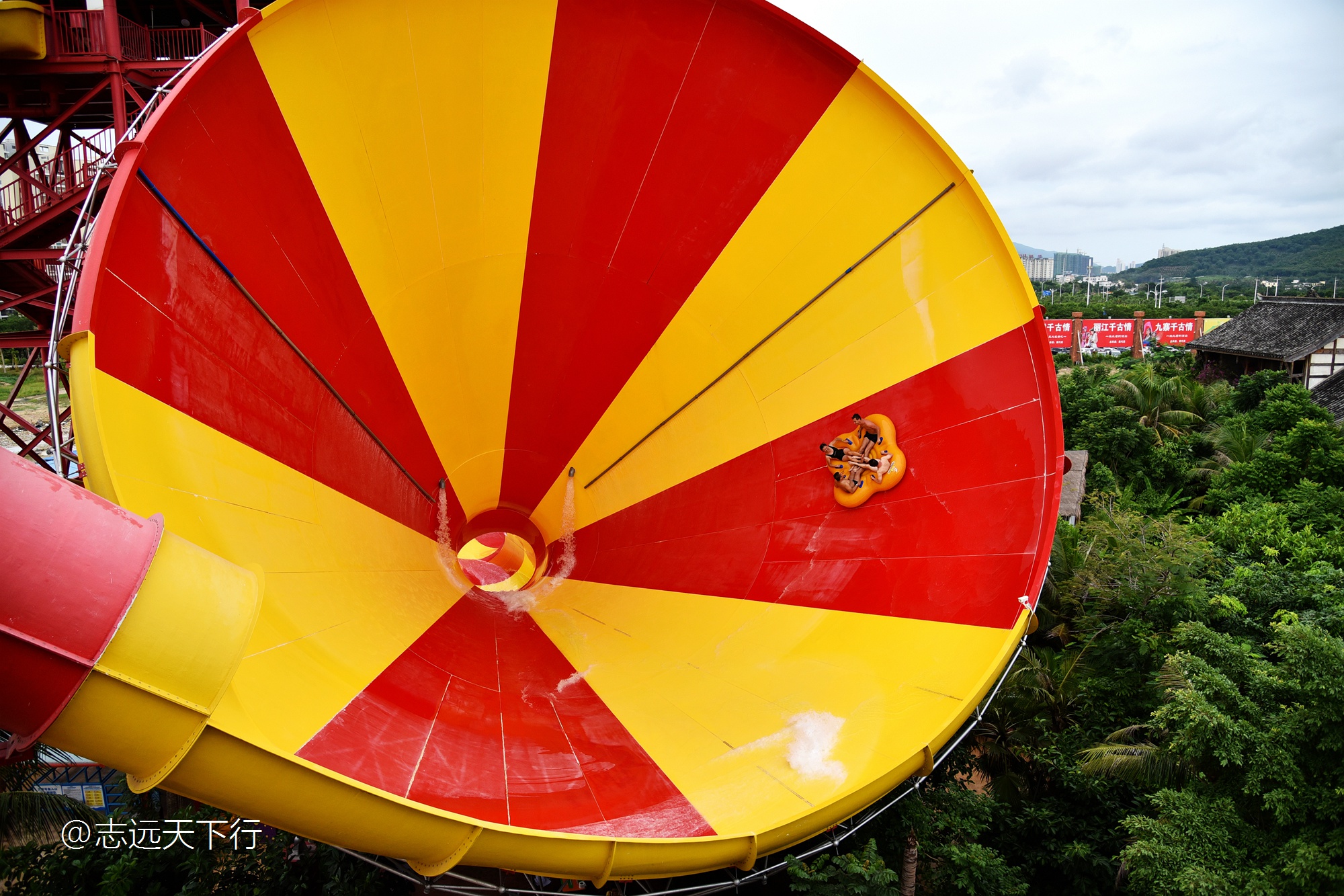 最美的女童海南,最美的小女生去游乐场玩