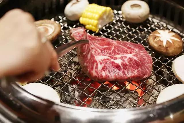 伊势丹楼下烤肉,爱和牛寿喜烧自助伊势丹