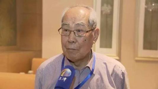 他们是新球迷的引路人五大足球评论员不分伯仲