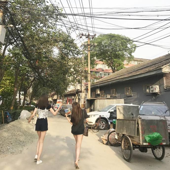 17岁身家百亿，颜值秒杀一众女星的她，用的竟然是这些化妆品？