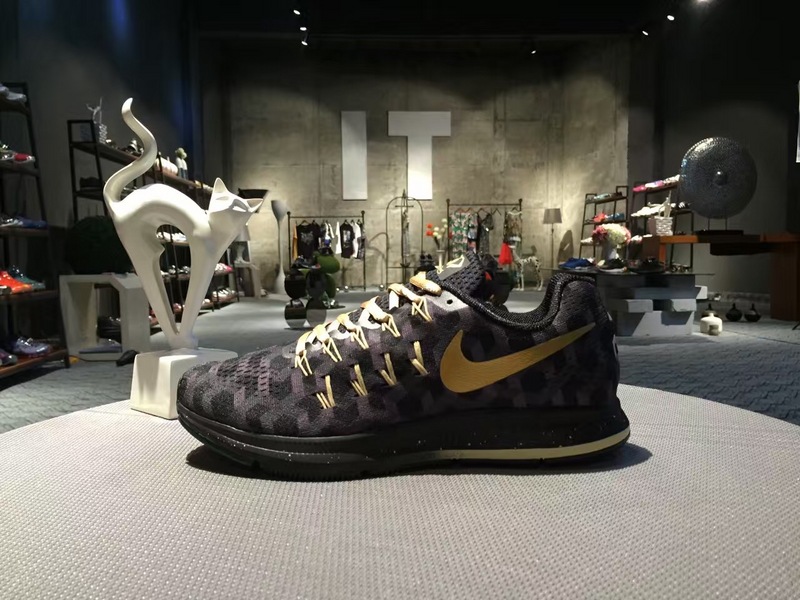 nike登月跑鞋适合跑步吗,nike登月鞋适合夏天穿吗