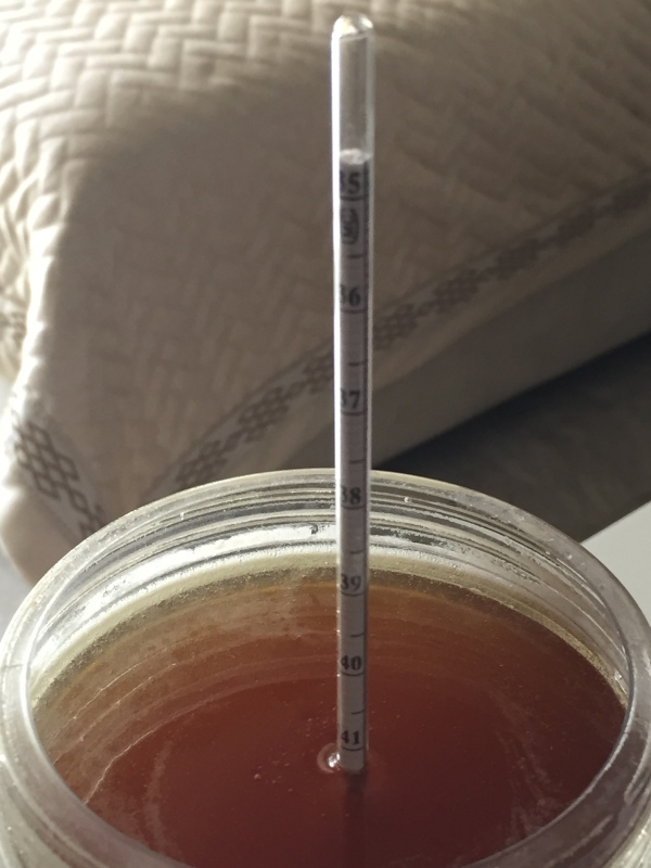 蜂蜜怎么买才是正宗,怎么购买真正的蜂蜜