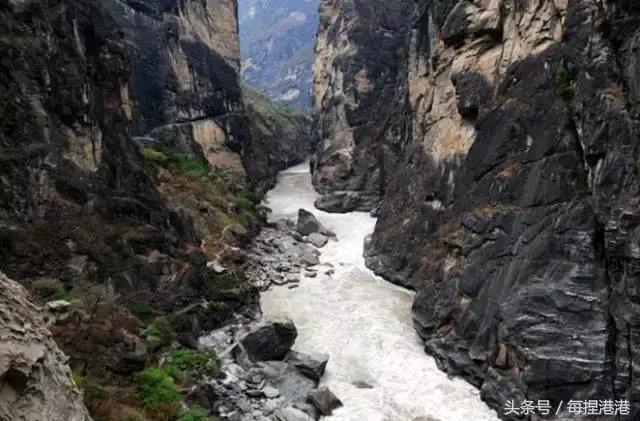 虎跳峡是云南必去之地,虎跳峡是贵州的著名峡谷吗