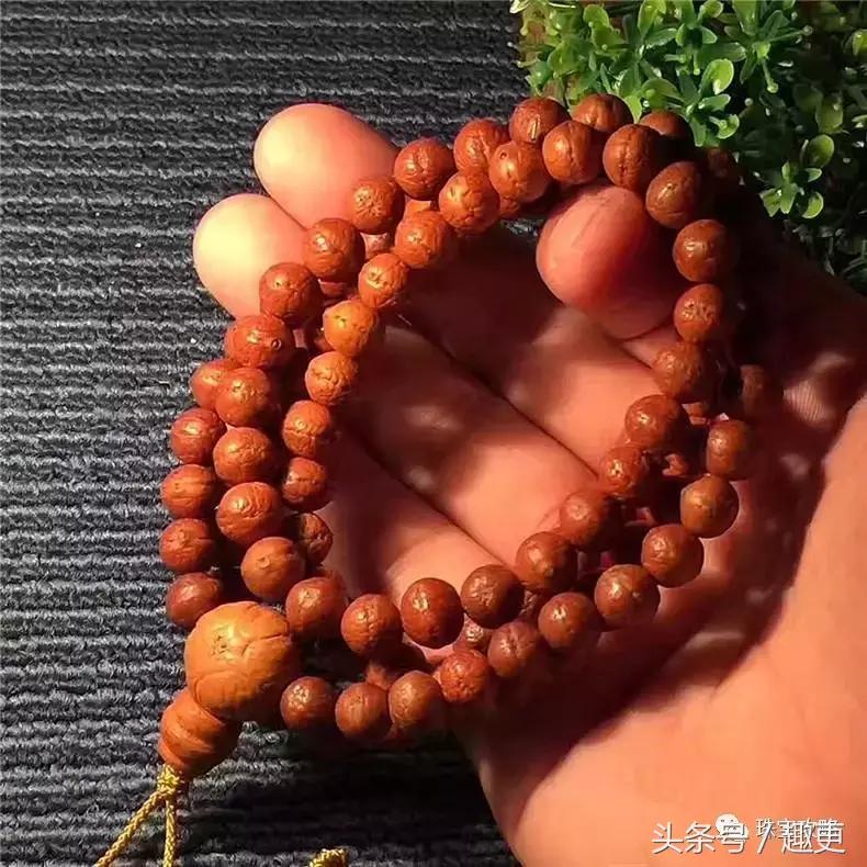 男士佩戴手串是左手还是右手,男士黄金貔貅手串佩戴方法