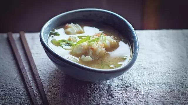 小龙虾的种类及吃法,如何吃小龙虾的方法和图解