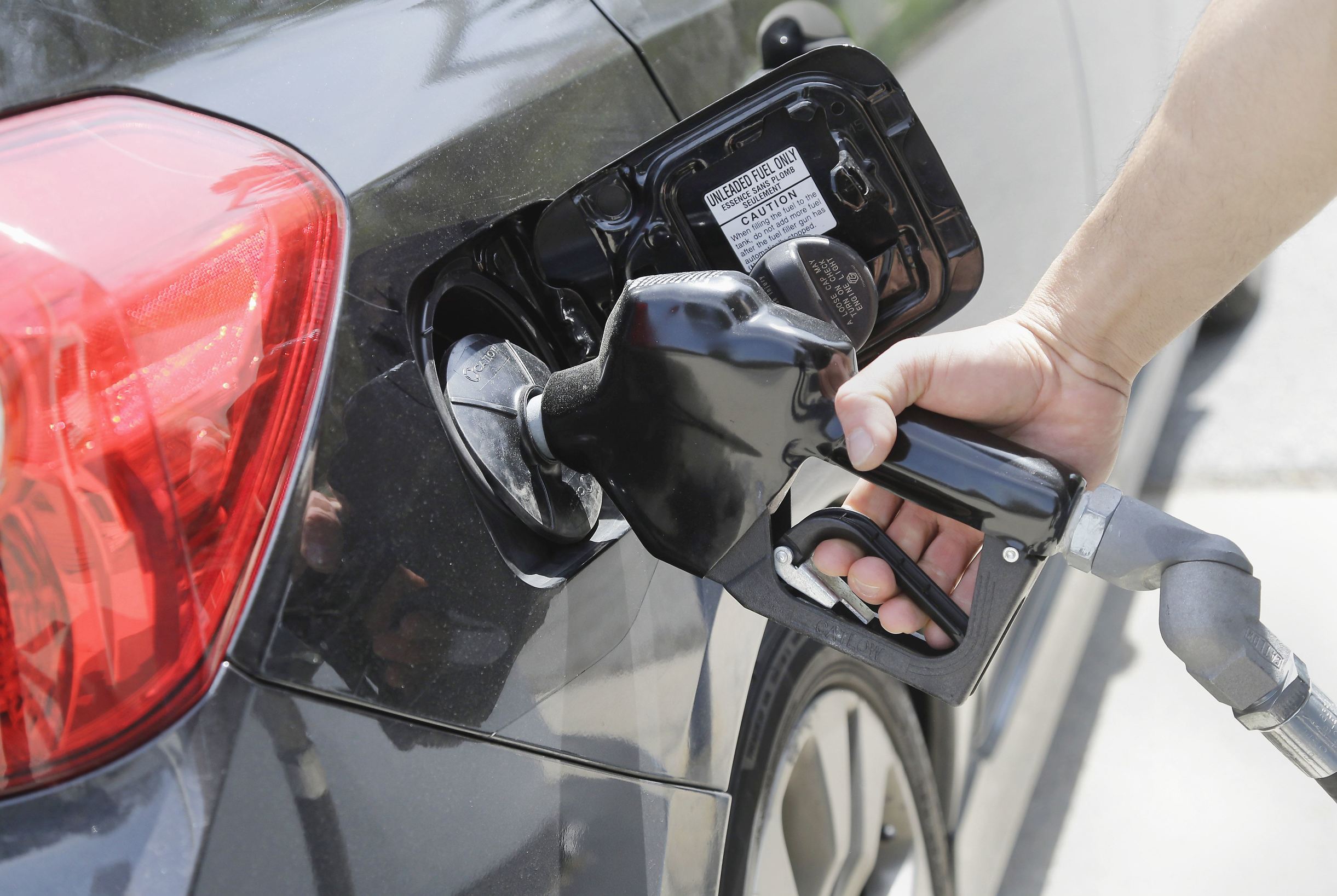 发动机压缩比越高越抖吗,发动机压缩比越高越省油吗