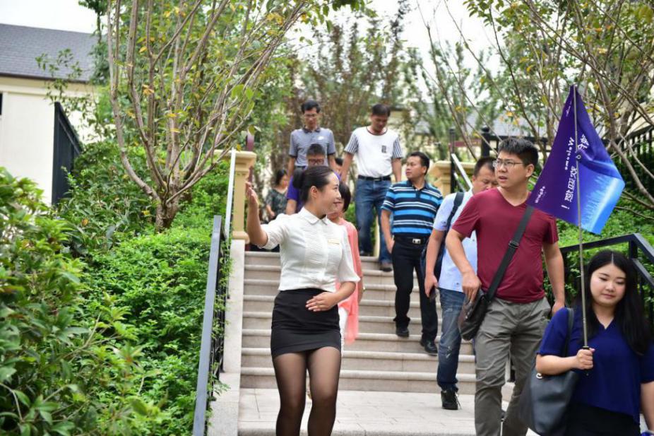 五城媒体精英千里寻访，融创*瑰园玫**95号获盛赞