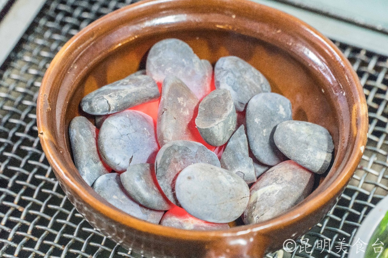 昆明每天蘸水500份的羊肉馆,昆明排名前十烧烤