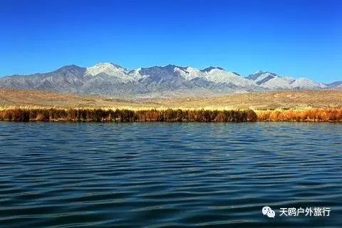 一大一小两个情侣湖，国庆来西域敦煌必经之路，一起秀恩爱吧！