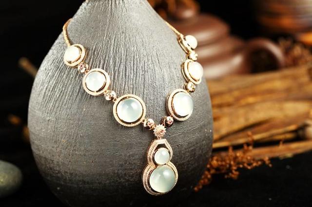 带您欣赏岫玉高端美玉,中国古代四大名玉之岫玉