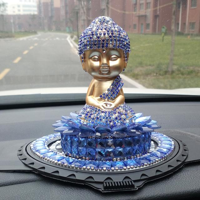 小车里适合放什么保平安摆件,汽车摆件老司机