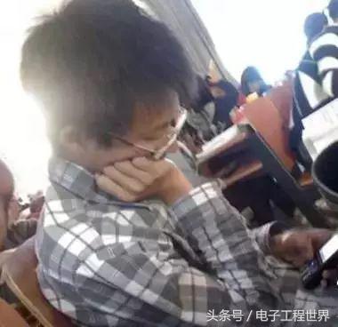 朋友圈被“10年前的手机”刷屏了！老泪纵横，都是青春和故事啊