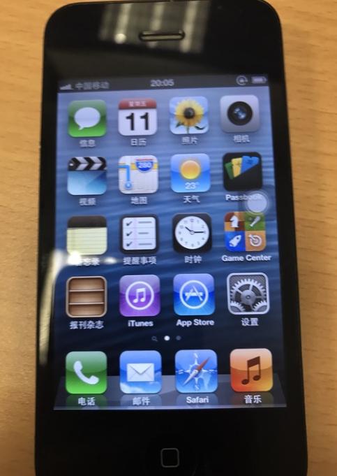 用了五年的iPhone4s,撕下膜之后才知道它这么新!