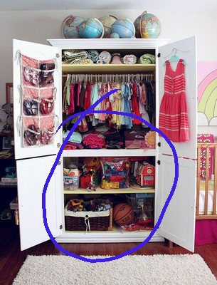 衣柜不大怎么整理,衣柜不大不小怎么放好看不占空间