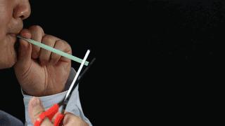 怎么用一根吸管做成唢呐的哨子,用粗吸管做哨子能吹得很响