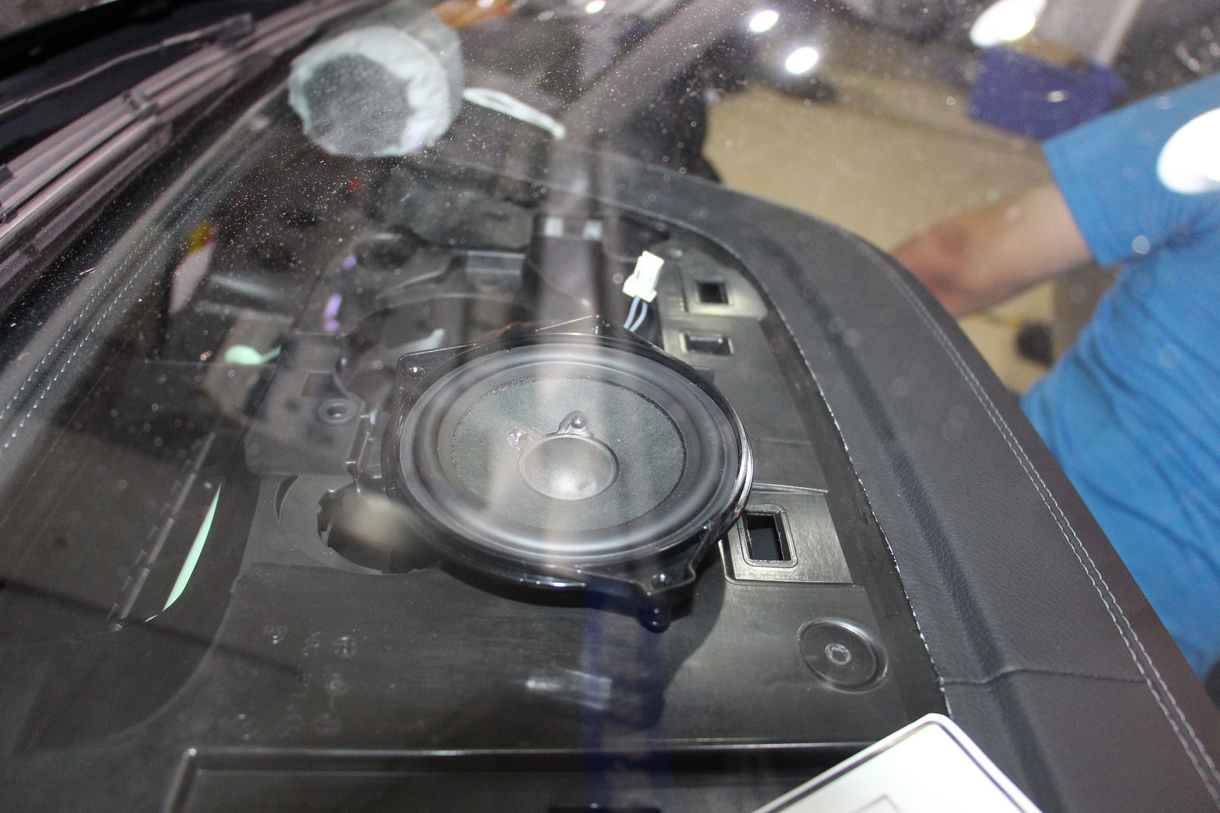 奔驰e普通音响和柏林之声区别,新奔驰e300柏林之声