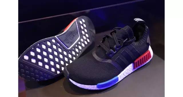 成都人疯狂排队,成都人疯狂派对