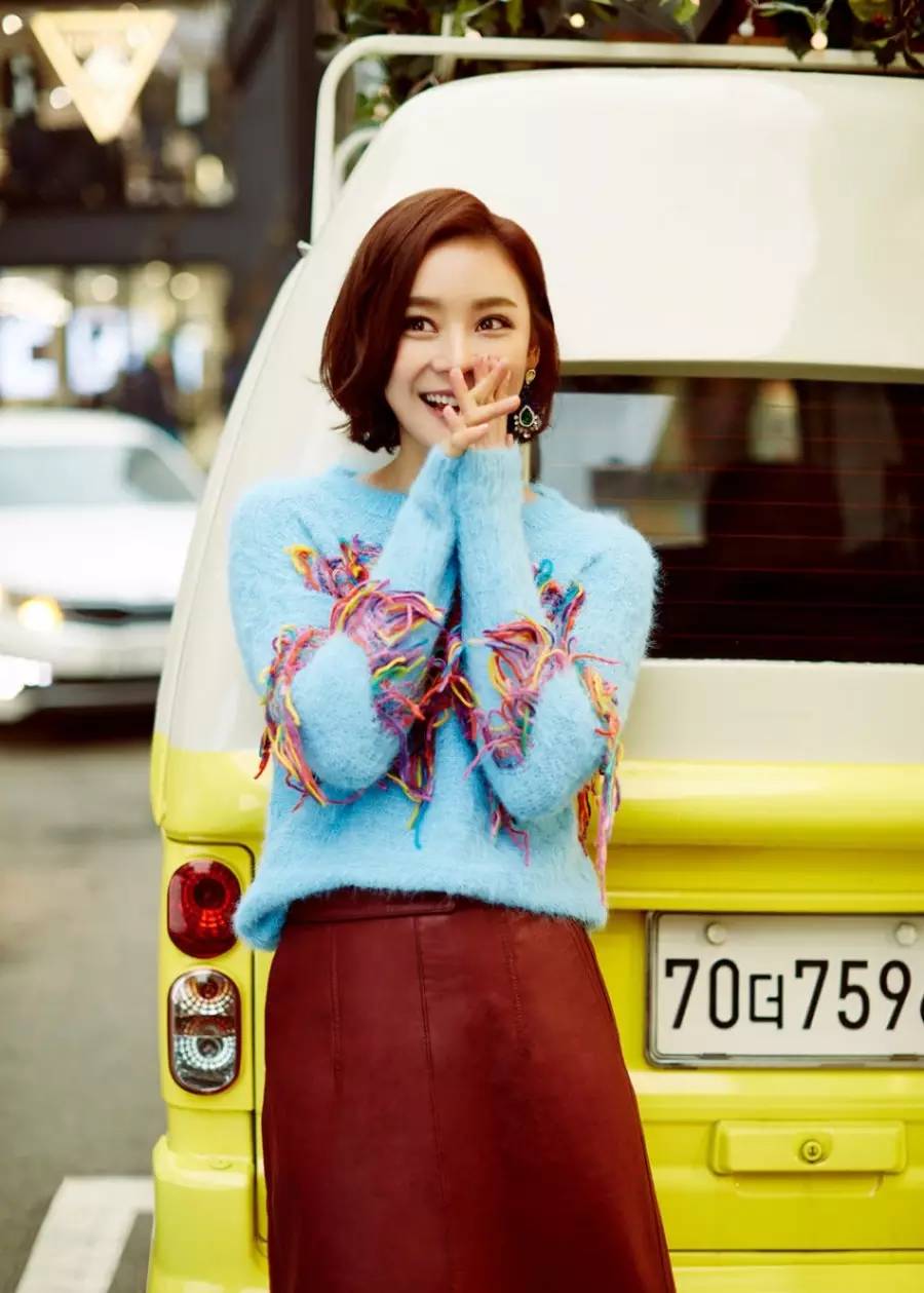 袁姗姗|从网络“黑姑娘”到全民热捧的“马甲线女神”，她一直没有“滚出娱乐圈”