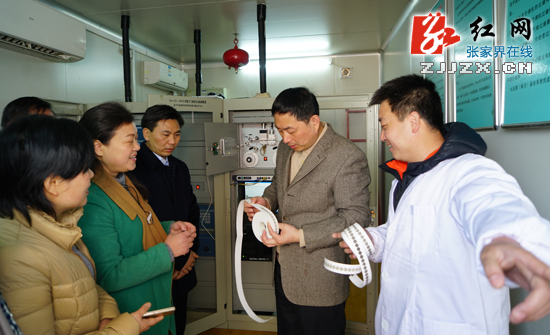 鏃╅鏂伴椈涓夊垎閽熺煡鏅撳ぉ涓嬩簨,姣忓ぉ涓夊垎閽熺煡鏅撳ぉ涓嬩簨鏂伴椈鏃╅