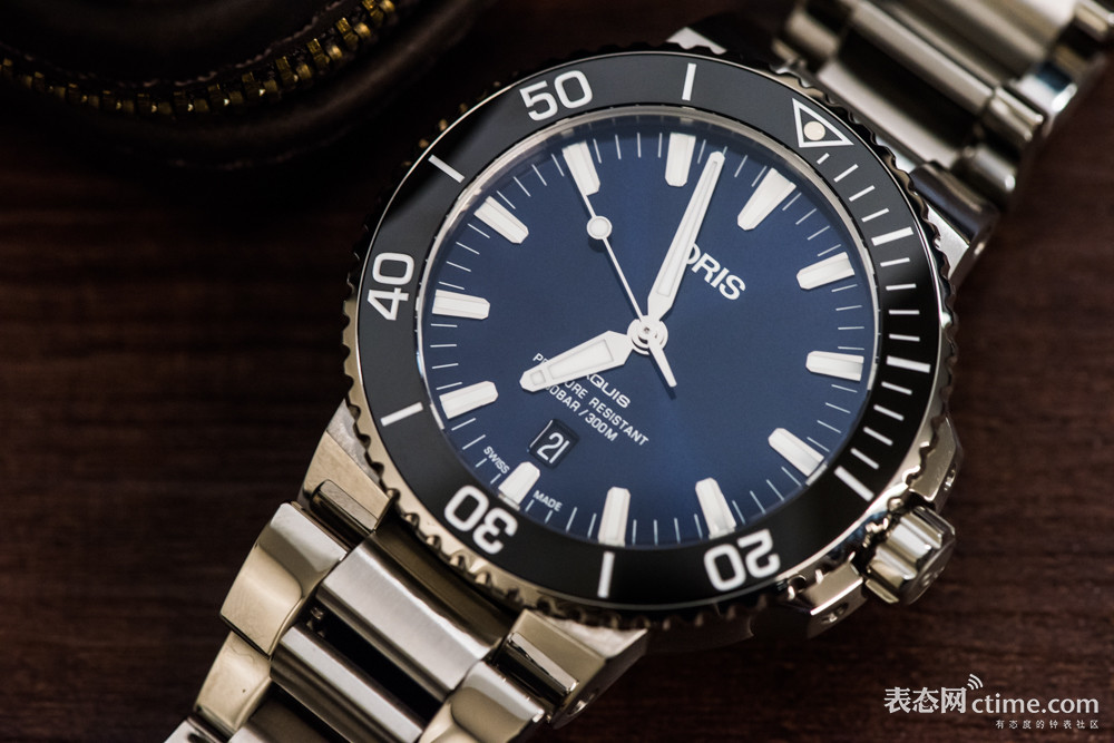 鐖嗘鎬т环姣旀渶楂樼殑闃叉按鎵嬭〃,鑻规灉娼滄按琛ㄥ灏戦挶