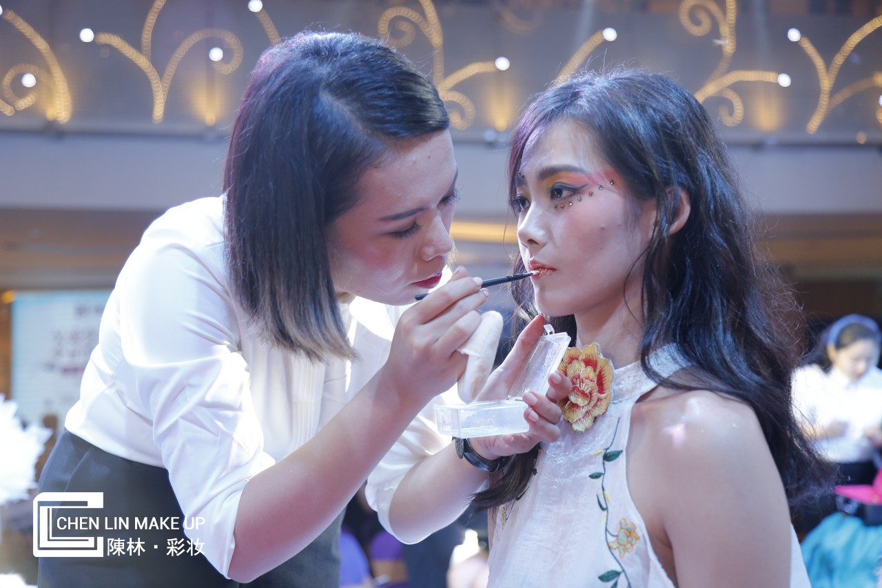 中国东盟国际彩妆大赛陈林彩妆贺加贝杯十佳化妆服饰比赛完美收官