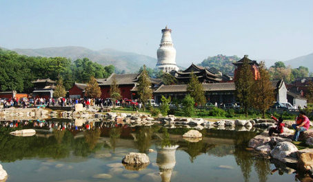 五台山站跟繁峙是一个吗,五台山跟繁峙的渊源