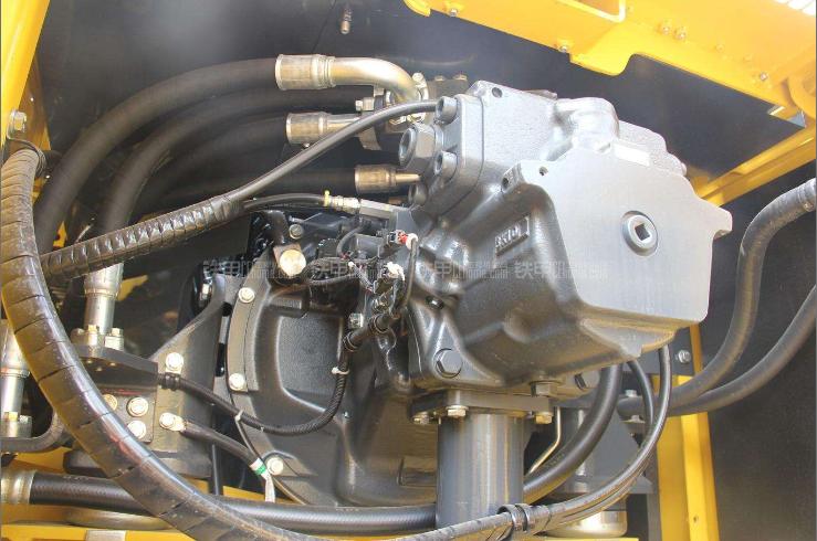 挖掘机铲斗不稳,挖掘机铲斗动作慢的原因