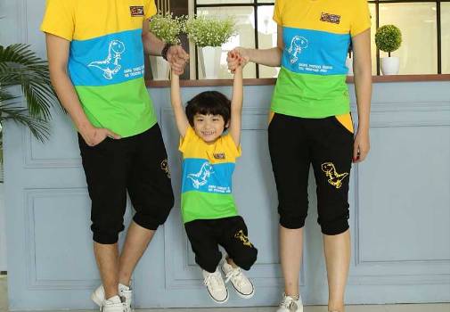 警惕！这2种坐姿，可能导致宝宝驼背、罗圈腿、内八字……