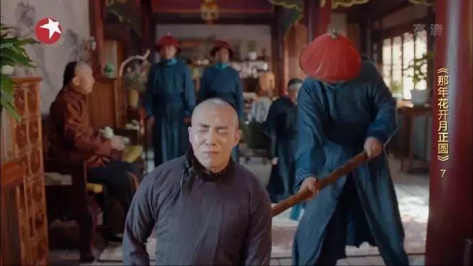 剧情已过半，主角领盒饭，反套路不断，《那年花开》的脑洞忒厉害