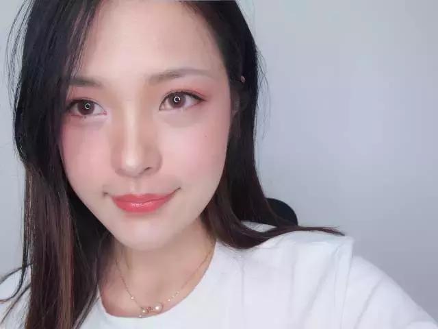 2020年彩妆流行妆容大全视频,如何用平价彩妆画出高级感妆容