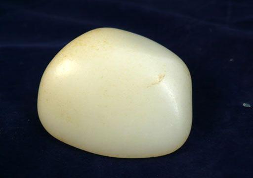 羊脂玉山料和籽料的区别,籽料和山料的区别哪个好