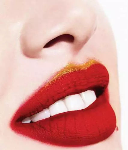 dior迪奥烈焰蓝金口红999哑光滋润,dior烈焰蓝金080和999哪个色好看