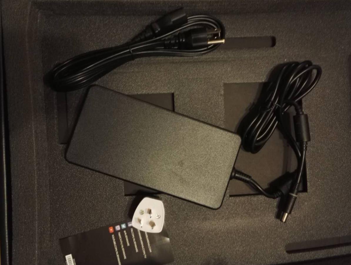 外星人笔记本电脑顶配开箱,大屏幕外星人笔记本开箱