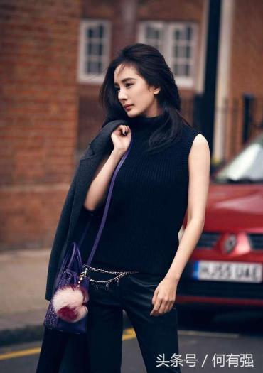 杨幂凭什么成为mk全球代言人 (杨幂同款绿色mk国内专柜多少钱)