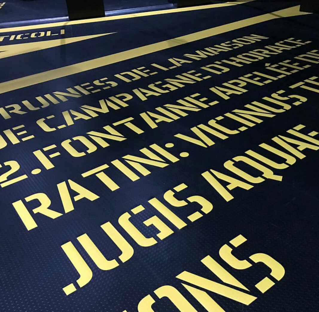 米兰时装周gucci直播外场,米兰时装周gucci三叶草