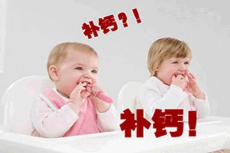 小月龄宝宝腿抽筋怎么办,冬天怎么让宝宝趴着不冷