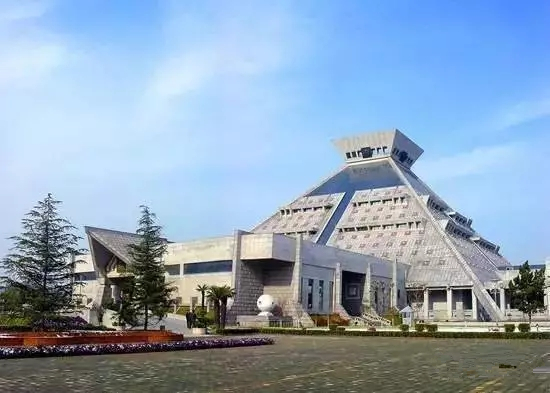 去郑州哪里旅游最便宜又好玩,郑州值得旅游的地方有哪些