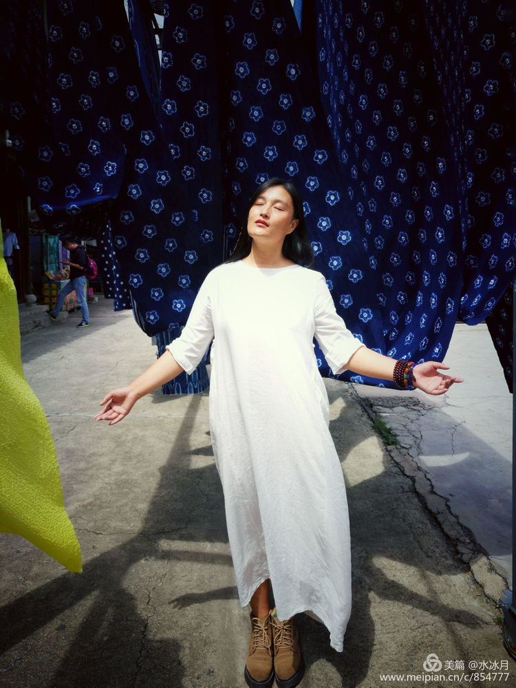 有一种蓝叫青花蓝,有一种颜色叫中国红