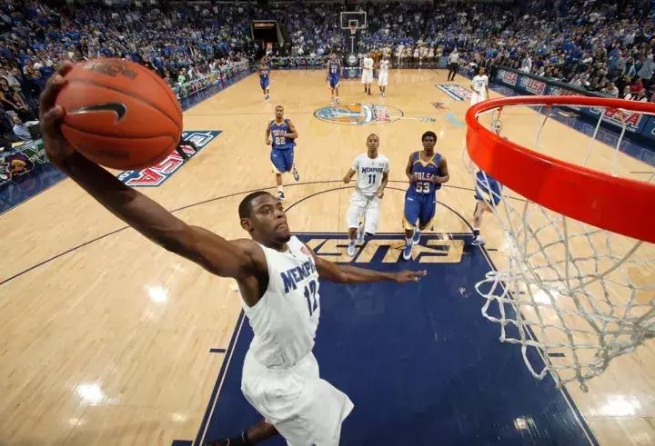 一出道即巅峰詹姆斯,詹姆斯职业生涯首次被淘汰出局