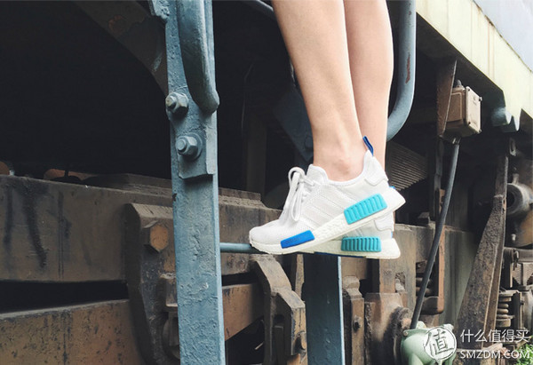 adidasoriginalsforumbold女款白,adidasoriginalnmd黑红蓝测评